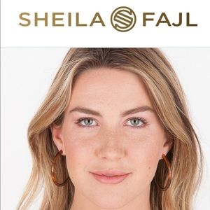 Shelia Fajl Small Everybody’s favorite hoops